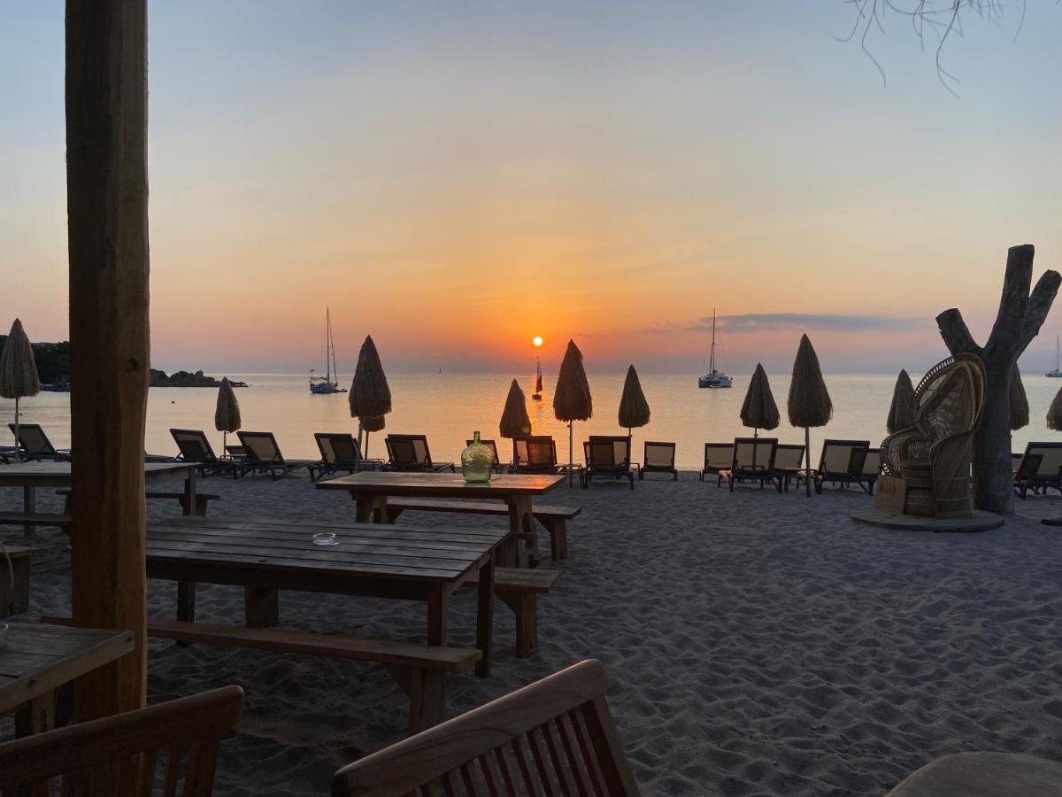 Les Lodges De La Plage U Dragulinu Sari-Solenzara Eksteriør bilde